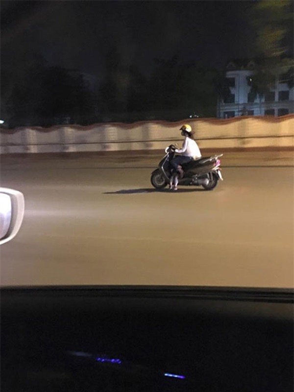 Khi người lớn thản nhiên để những đứa bé đùa giỡn với tử thần trên đường phố - Ảnh 5.