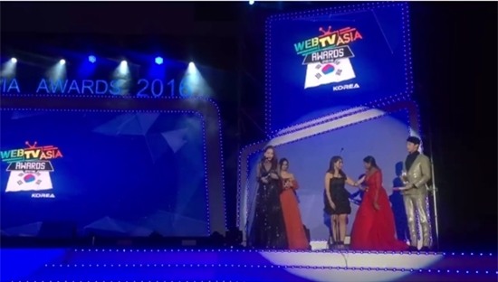 Chi Pu lại lần nữa làm nức lòng người hâm mộ khi được vinh danh tại WebTV Asia Awards 2016 - Ảnh 2.