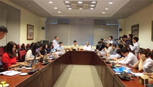 Đào tạo tiến sĩ “rẻ” ngang kích não thành… thiên tài