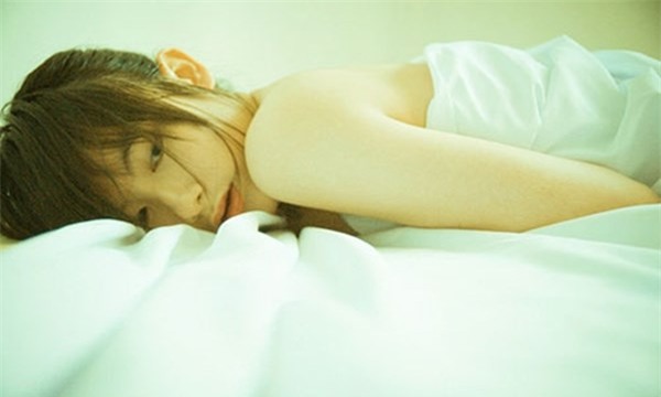 dem tan hon choang vang cua gai ngoan va chong u50 - 1