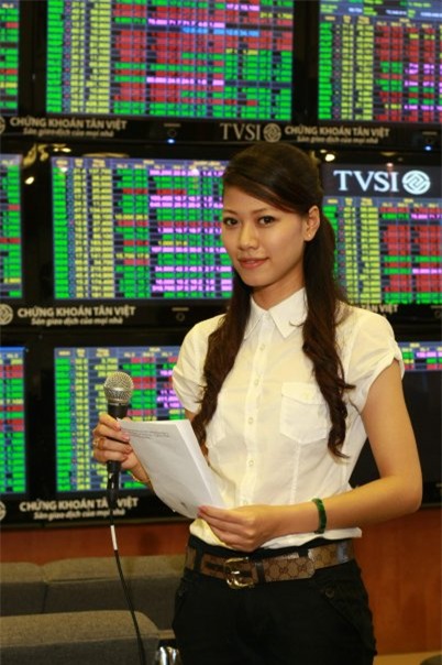 Thuở mới vào nghề, BTV Ngọc Trinh đã sành điệu thế này - Ảnh 7.