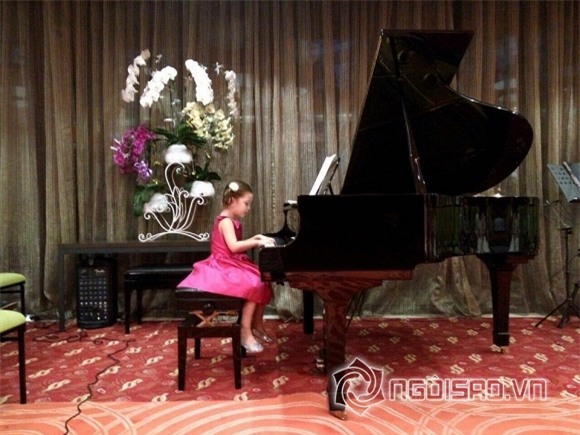 Hồng Nhung 1