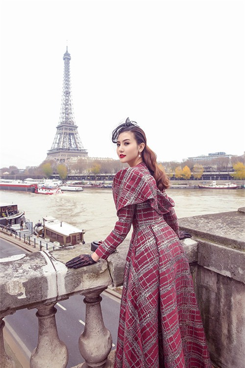ngoc duyen dep khong ti vet khi dao choi tren duong pho paris - 5