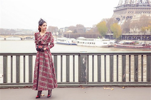 ngoc duyen dep khong ti vet khi dao choi tren duong pho paris - 7