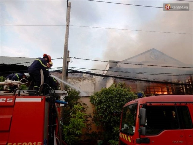 Vụ 2 người tử vong ở ngôi nhà ven Sài Gòn: Tôi thấy 2 nạn nhân mặt nám hết, không biết sống hay chết... - Ảnh 4.