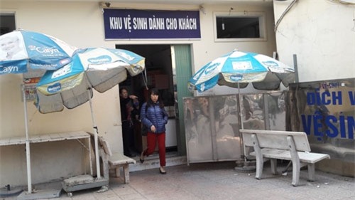 nha ve sinh benh vien: nga ngua voi hanh vi cua cac