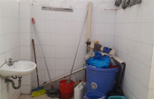 nha ve sinh benh vien: nga ngua voi hanh vi cua cac 