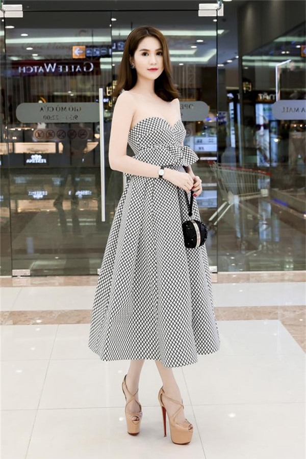 ai cung phai tam tac vi ngoc trinh co nhung bo vay ao sieu dep nhu the nay - 12