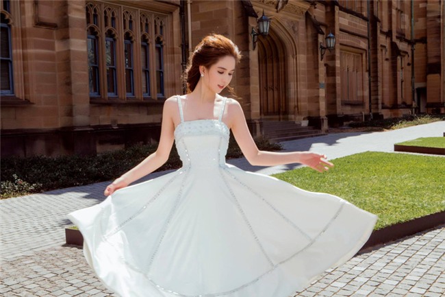 ai cung phai tam tac vi ngoc trinh co nhung bo vay ao sieu dep nhu the nay - 14