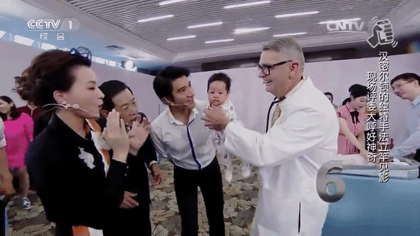 Dỗ trẻ nín khóc