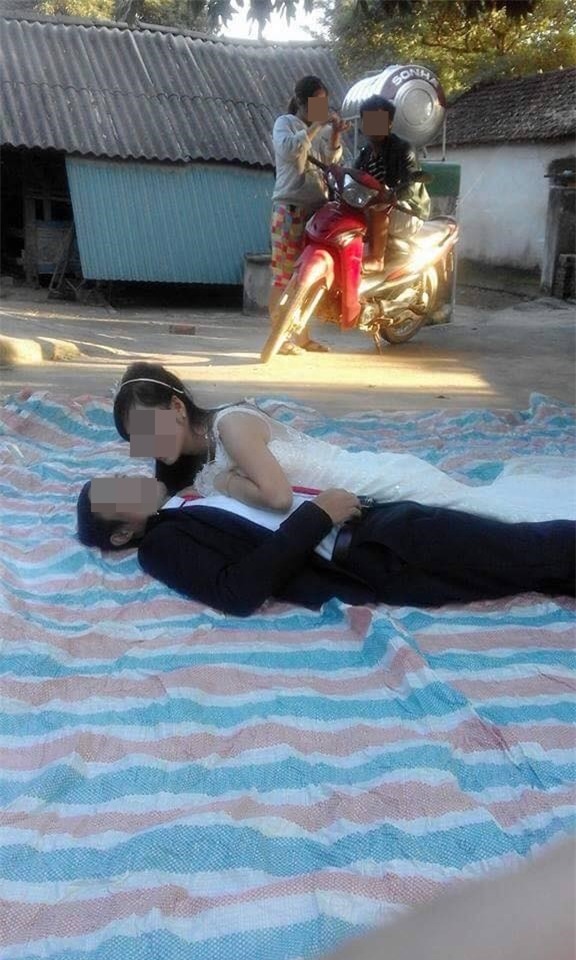 Bộ ảnh cưới của đôi Việt khó hiểu nhất thể kỉ 21 - Ảnh 3.