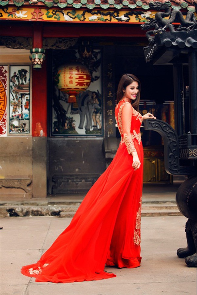 ai cung phai nhin vi vo cu phan thanh binh qua "nong" noi dong nguoi hinh anh 3