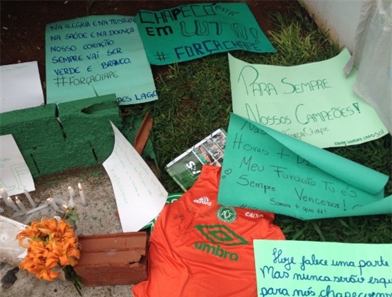 Khong khi buon dau o tru so doi bong xau so hinh anh 5