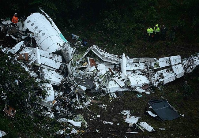 Khong khi buon dau o tru so doi bong xau so hinh anh 11