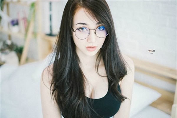 Theo lời kể của bạn bè, Sophie là thiếu nữ năng động, hay cười, đôi khi nhút nhát, song rất