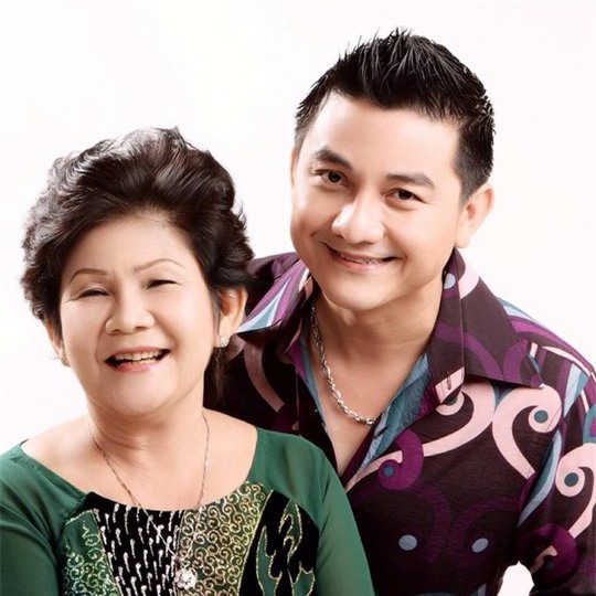 Bất ngờ trước mẹ trẻ đẹp của các danh hài Việt nổi tiếng 0
