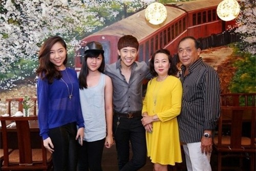 Bất ngờ trước mẹ trẻ đẹp của các danh hài Việt nổi tiếng 0