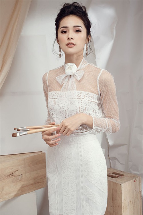 nguoi tinh cuong do la gay thuong nho khi mac vay trang tinh khoi - 1