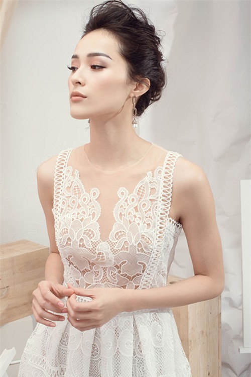 nguoi tinh cuong do la gay thuong nho khi mac vay trang tinh khoi - 3