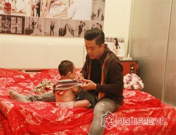 Những khoảnh khắc Tuấn Hưng chăm con  1