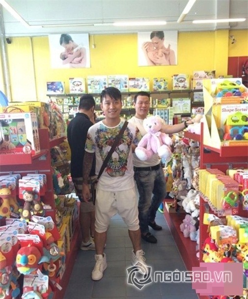 Những khoảnh khắc Tuấn Hưng chăm con  0 1 1