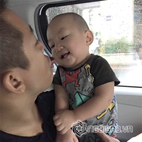 Những khoảnh khắc Tuấn Hưng chăm con  0