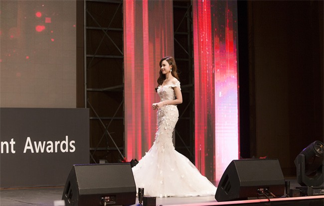 Midu xinh đẹp, nhận giải Diễn viên Châu Á xuất sắc tại Hàn Quốc - Ảnh 2.