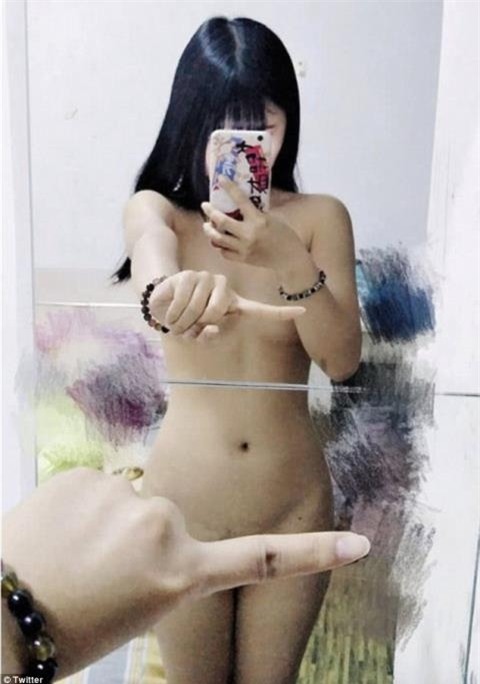 Thieu nu ro mot khoa than '1 ngon che tron 2 vong'
