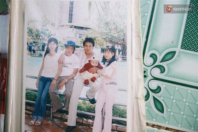 Cảnh sống thiếu trước hụt sau của hai anh em khuyết tật cùng mẹ lên Sài Gòn bán vé số mưu sinh - Ảnh 2.