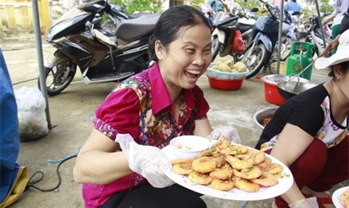 Làng đầu bếp nổi tiếng Việt Nam: Biệt thự, ô tô nhờ nấu tiệc thuê