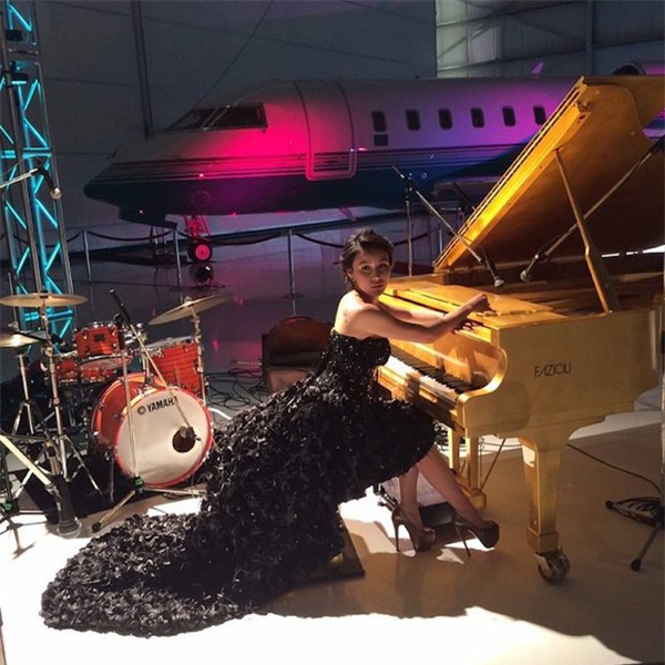 Thieu nu chau A sieu giau tiet lo cuoc song phu quy nhung lua cua chinh minh