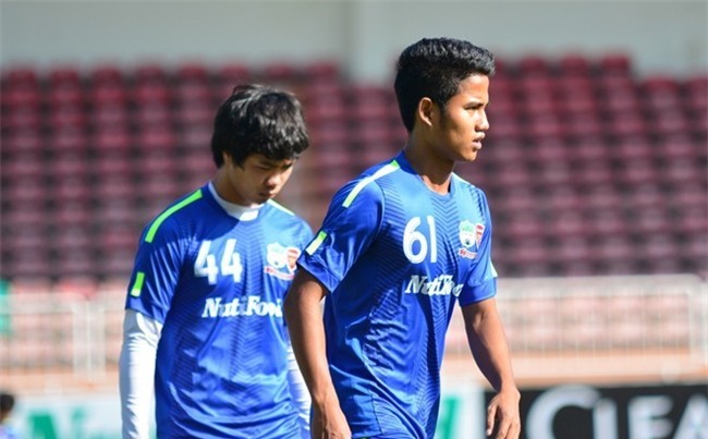 Lê Đức Lương (số 61) sẽ nối gót Xuân Trường sang thi đấu tại Hàn Quốc.