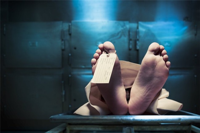 Drunk man 'dies' on night out, wakes up in morgue, goes straight back to pub