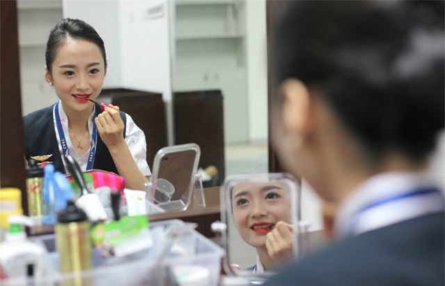 Nữ tiếp viên hàng không xinh đẹp nhất thế giới