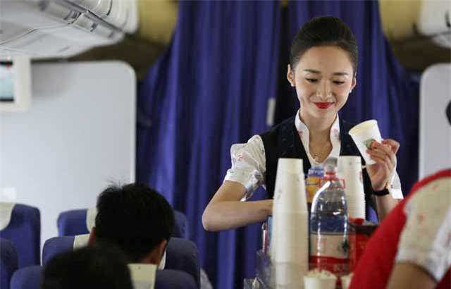 Nữ tiếp viên hàng không xinh đẹp nhất thế giới