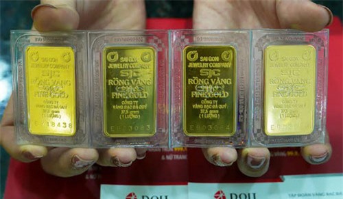 Giá vàng hôm nay 2/12: Giảm không dừng, bán đi đừng chờ