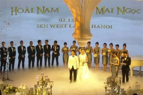 MC Mai Ngọc lộng lẫy trong đám cưới với bạn trai giàu có