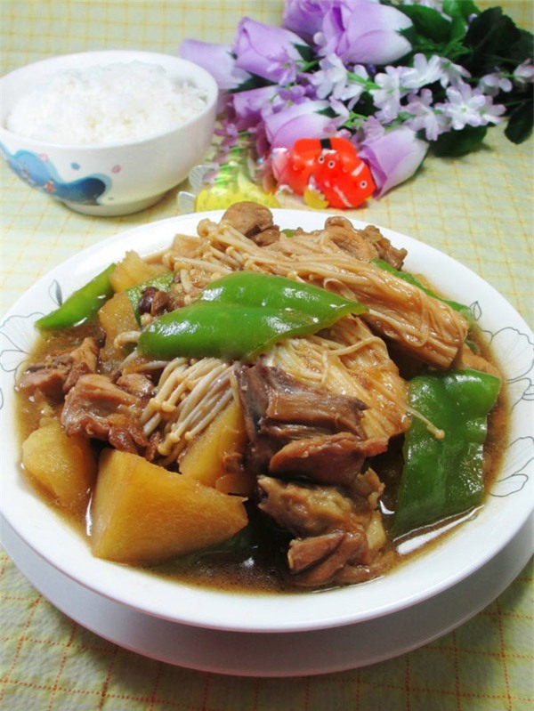 Gà hầm rau củ nóng hổi cho ngày lạnh