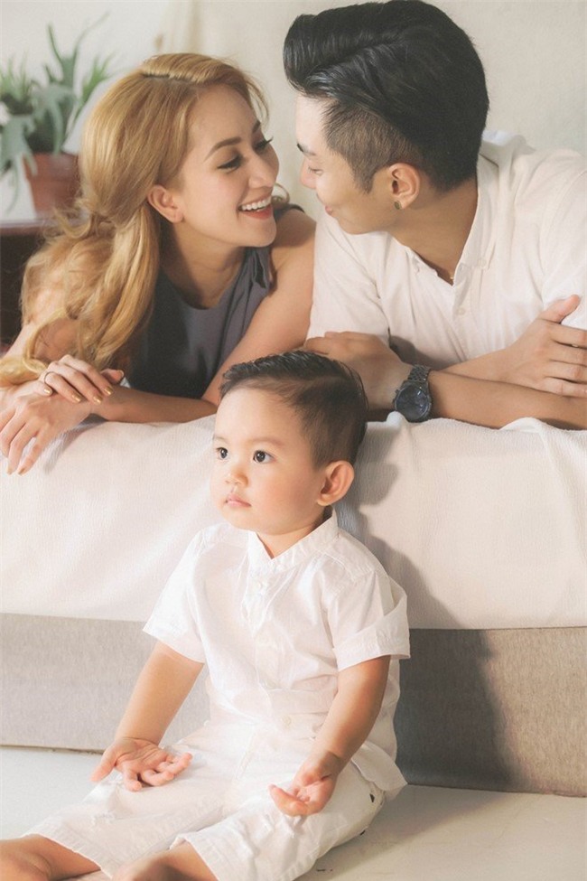 Khánh Thi trải lòng về cuộc hôn nhân với chồng kém 12 tuổi