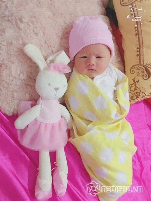 Phan Như Thảo khoe con gái  1