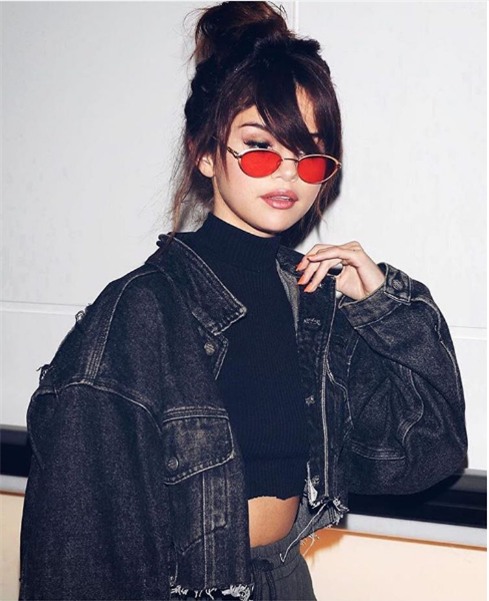 Selena Gomez 'song ao' khong doi thu tren Instagram hinh anh 1