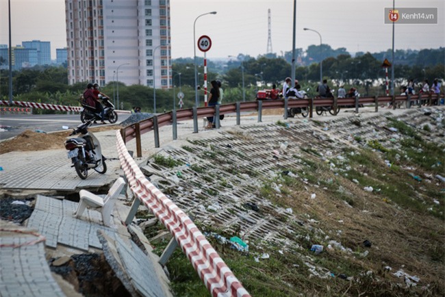 Sinh viên lo lắng vì đường sá trong khu đô thị ĐH Quốc gia TPHCM sạt lở nghiêm trọng - Ảnh 1.