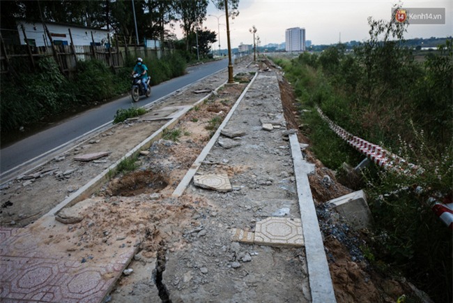 Sinh viên lo lắng vì đường sá trong khu đô thị ĐH Quốc gia TPHCM sạt lở nghiêm trọng - Ảnh 12.