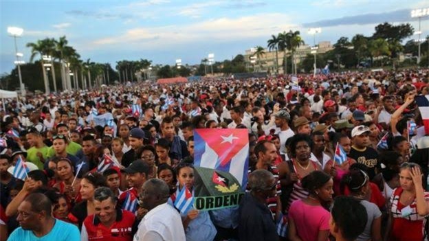 Người dân Cuba tiễn lãnh tụ Fidel Castro về nơi an nghỉ cuối cùng