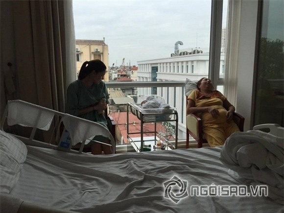 Mạc Hồng Quân hạnh phúc chia sẻ khoảnh khắc đáng yêu của con trai 0