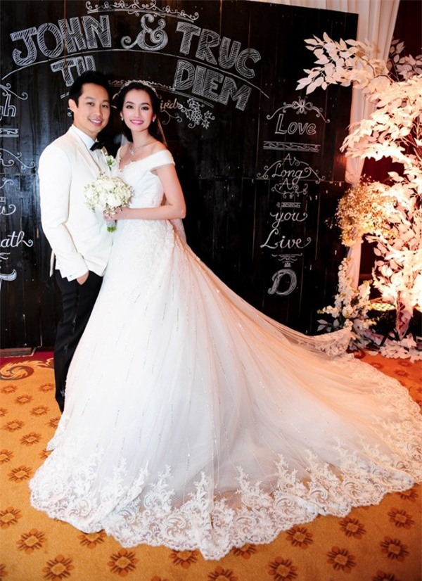 cham diem chiec vay trong dai nhat cuoc doi cua cac hoa hau viet - 4