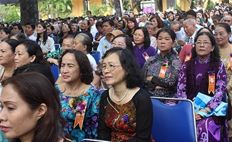 Hàng trăm giáo viên hơn một năm không lương