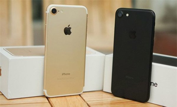 iPhone 7 hết hot: Giảm giá sâu, khuyến mãi lớn vẫn vắng khách