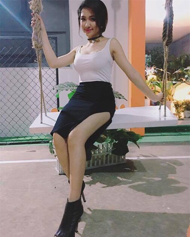 sau chia tay, hoa minzy "doi xu" voi hinh xam ten cong phuong o nguc trai the nay hinh anh 5