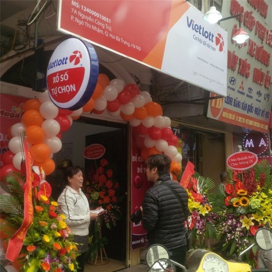 
Một trong 100 điểm bán vé số điện toán Vietlott đã chính thức mở cửa tại Hà Nội
